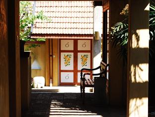 216211_120109182300385_std