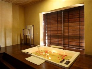 290153_120608193922397_std