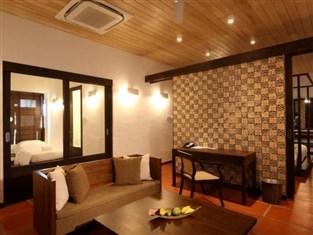 290153_120608193925876_std